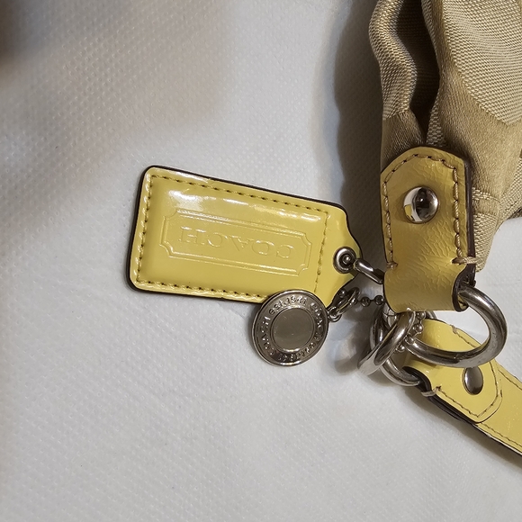 Coach signature stripe yellow patent Jacquard small purse - Picture 4 of 4